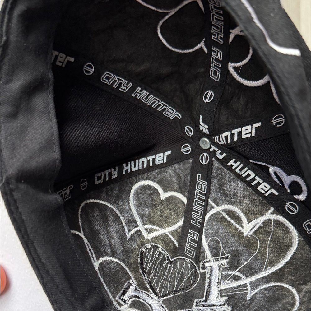 Black and Pink Heart Embroidered Cap - Picture 8 of 10